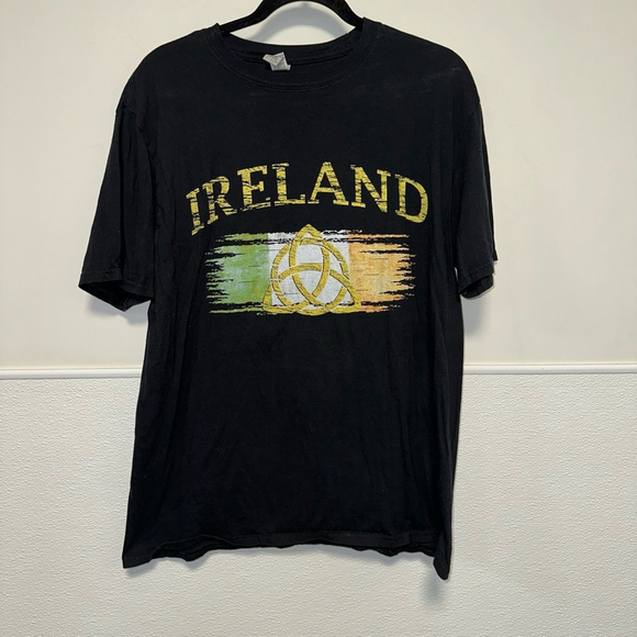 Men's Gildan T-Shirt Large Black Ireland front / Semper Fi Back - Picture 1 of 7